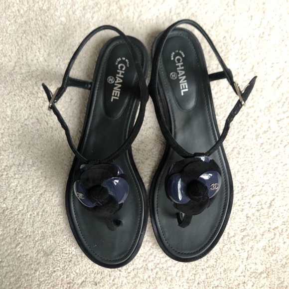C H A N E L Camellia suede thong sandals, black and navy & dust bags. - Picture 1 of 12